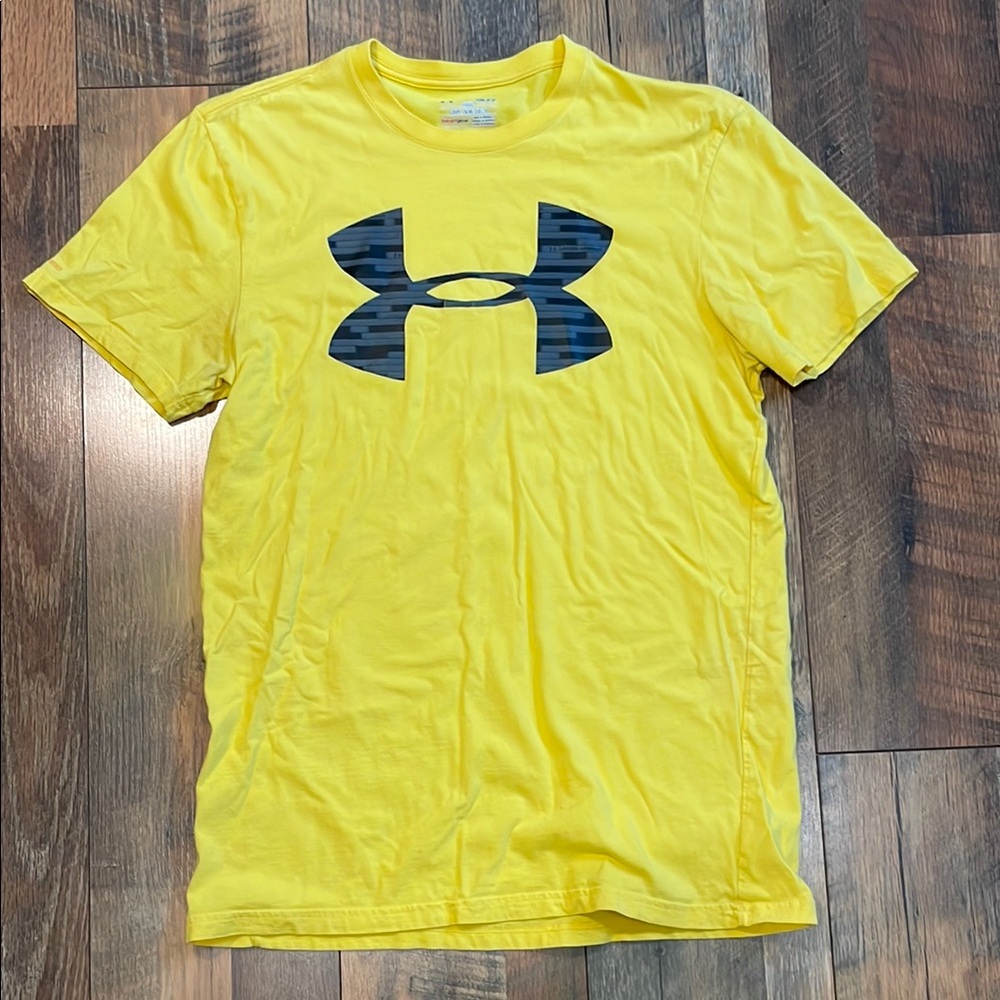 Under Armour Heat Gear Loose Fit T-Shirt - Men’s Small